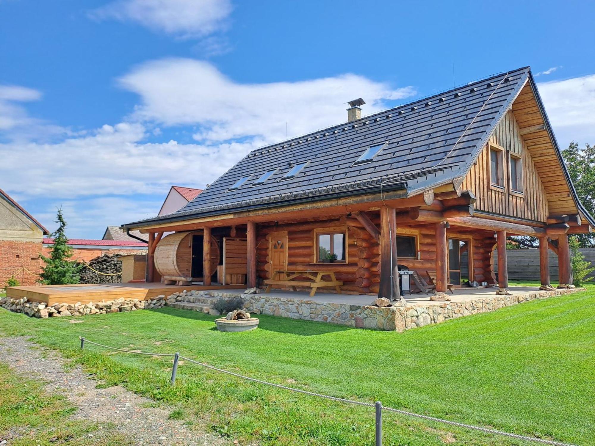 Wellness Srub U Holubu Villa Malsice Exterior photo